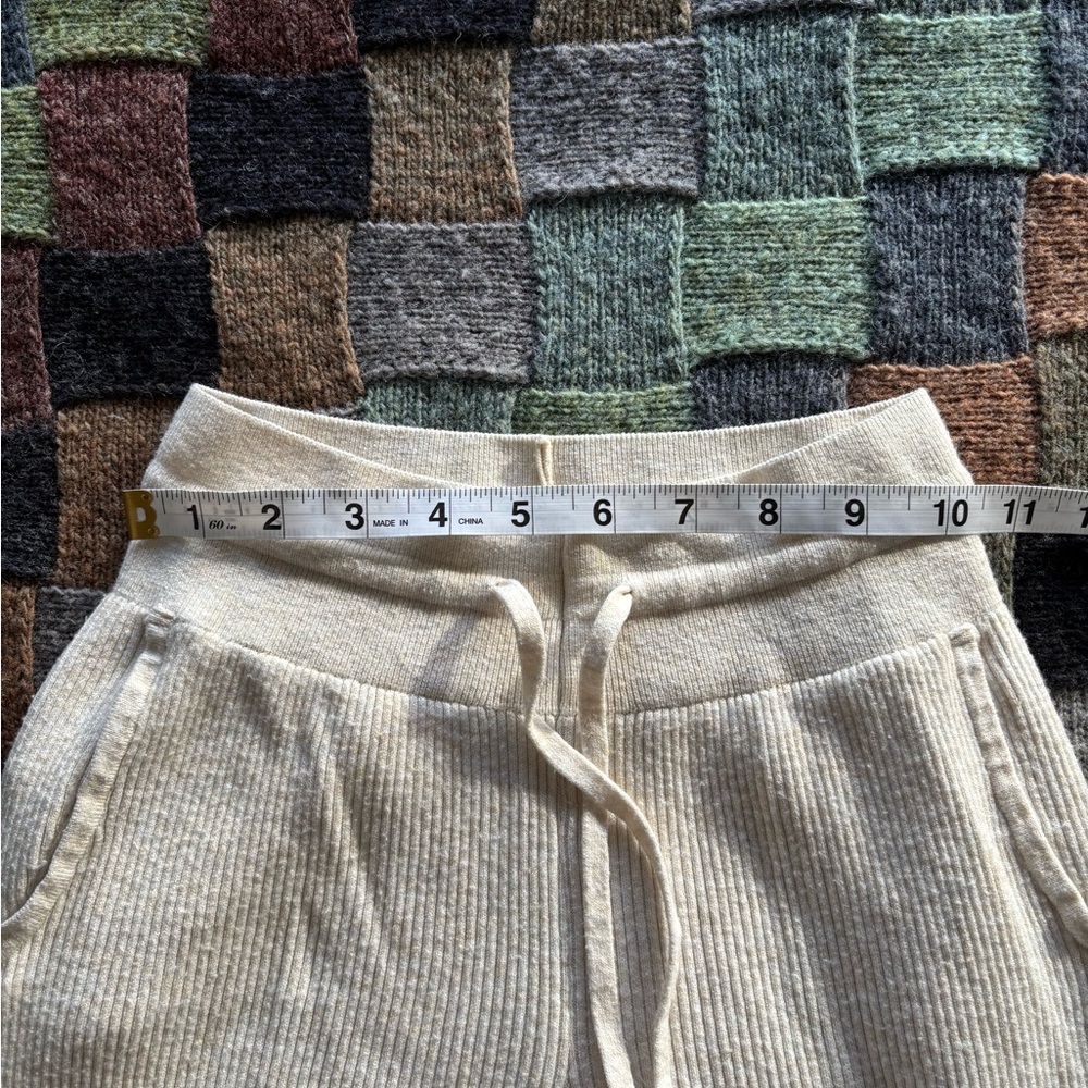TWO Uniqlo WASHABLE KNIT RIBBED PANTS in Cream and Light Sage - Picture 9 of 13